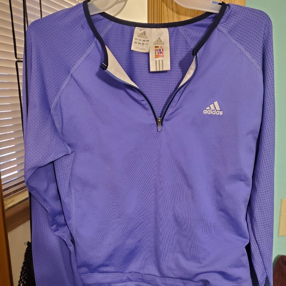 Adidas sports top